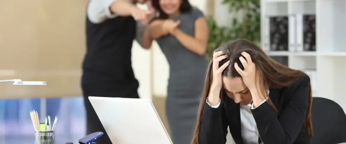 Bullying laboral: ¿Cómo debes actuar? Bullying laboral: ¿Cómo debes actuar?