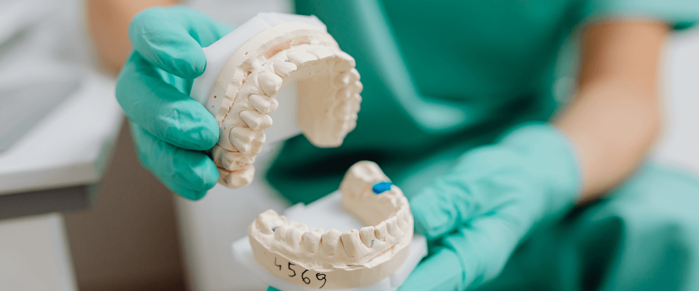 ¿Cuánto cobra un protésico dental? Sal de dudas ahora