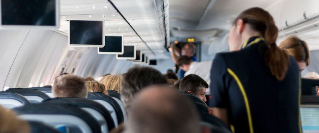 Requisitos para ser azafata de vuelo en España y los mejores consejos Requisitos para ser azafata de vuelo en España y los mejores consejos