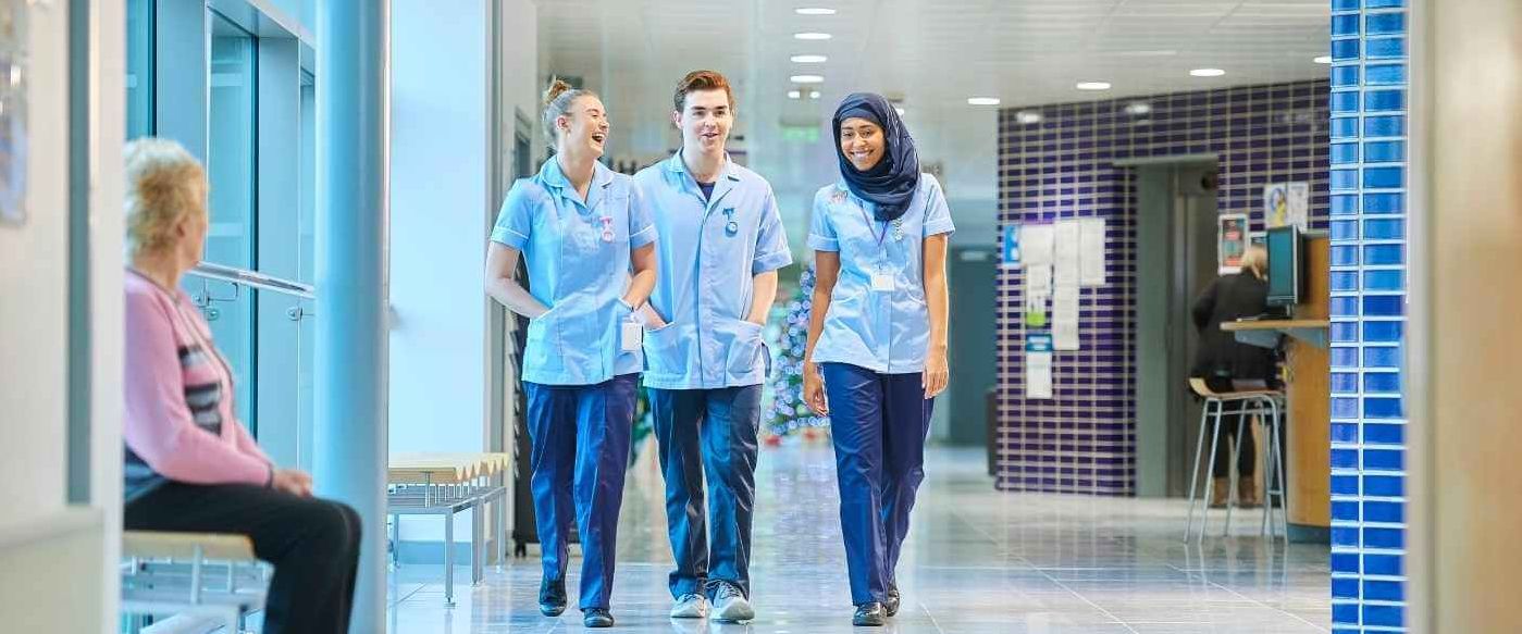 Por qué estudiar Auxiliar de Enfermería Por qué estudiar Auxiliar de Enfermería