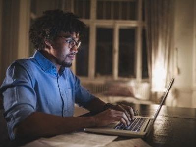 ¿Estudiar por la noche? ¿Es buena idea? Te lo contamos ¿Estudiar por la noche? ¿Es buena idea? Te lo contamos