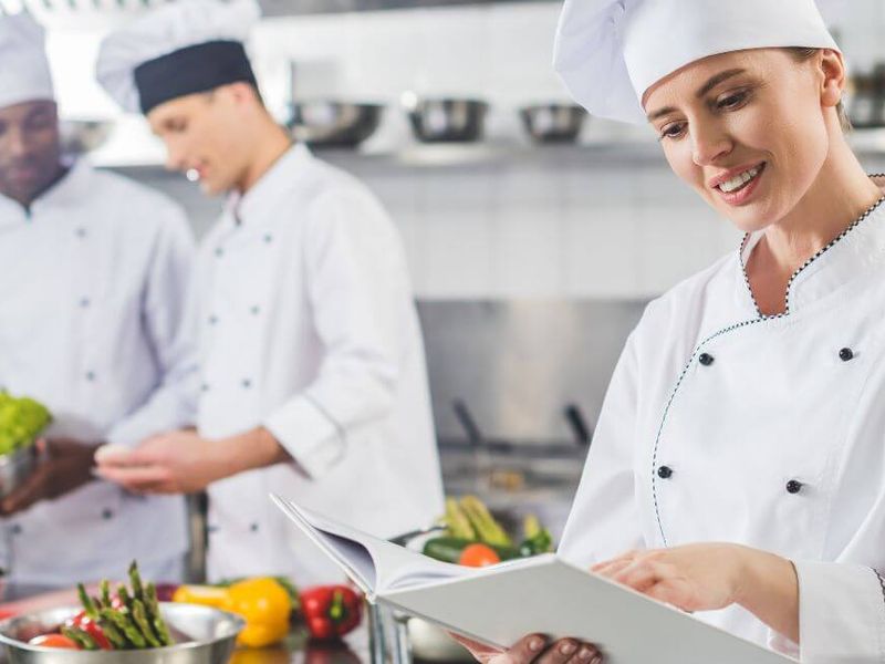 Sueldo ayudante de cocina ¿Sabes calcularlo? Sueldo ayudante de cocina ¿Sabes calcularlo?