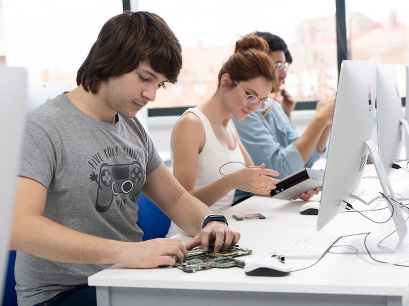Grado Medio Sistemas Microinformáticos y Redes Semipresencial