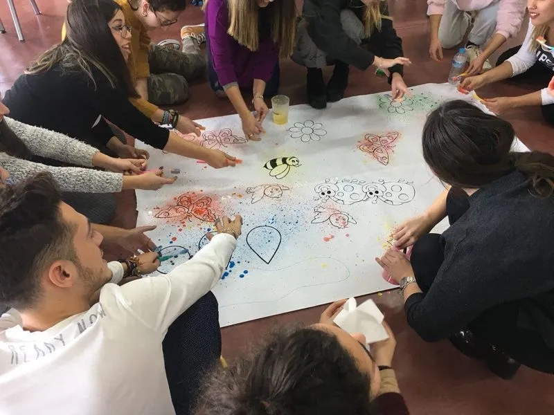 Alumnos Realizando Tecnicas Plasticas Para Educacion Infantil