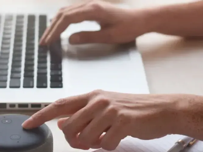 trabajar de asistente virtual