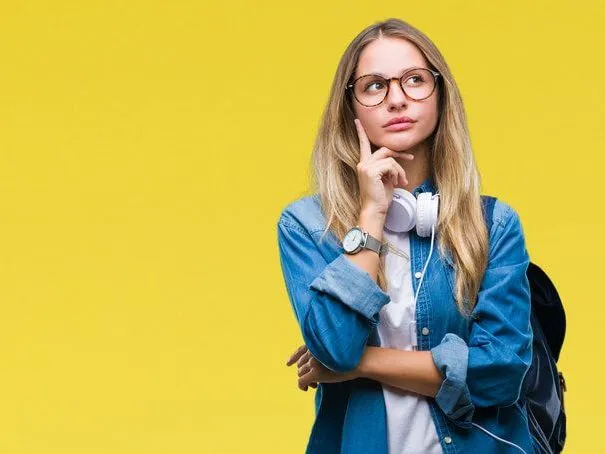 Estudiante Pensando Grado Medio O Superior